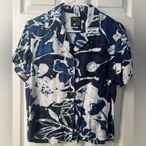 Jams World Vintage Blue and White Hawaiian Flora Button Down Short Sleeve